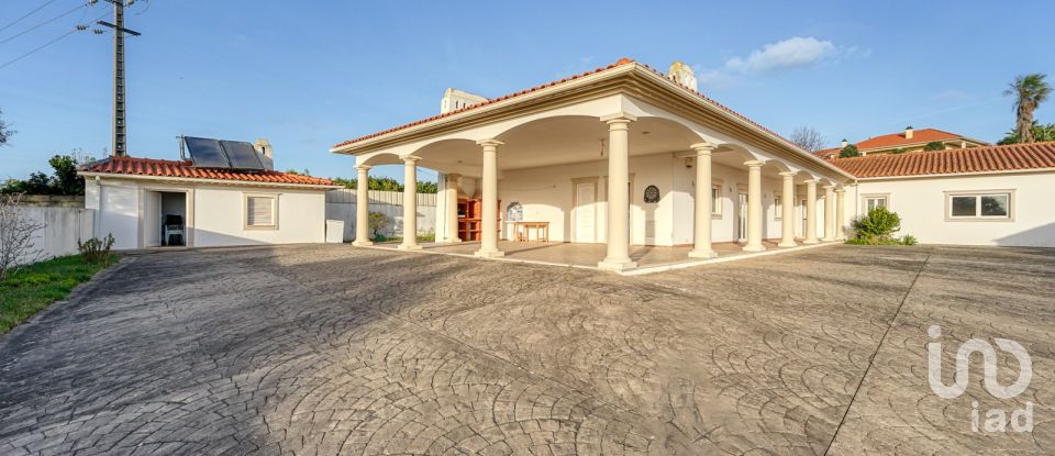 Moradia T5 em Regueira de Pontes de 318 m²