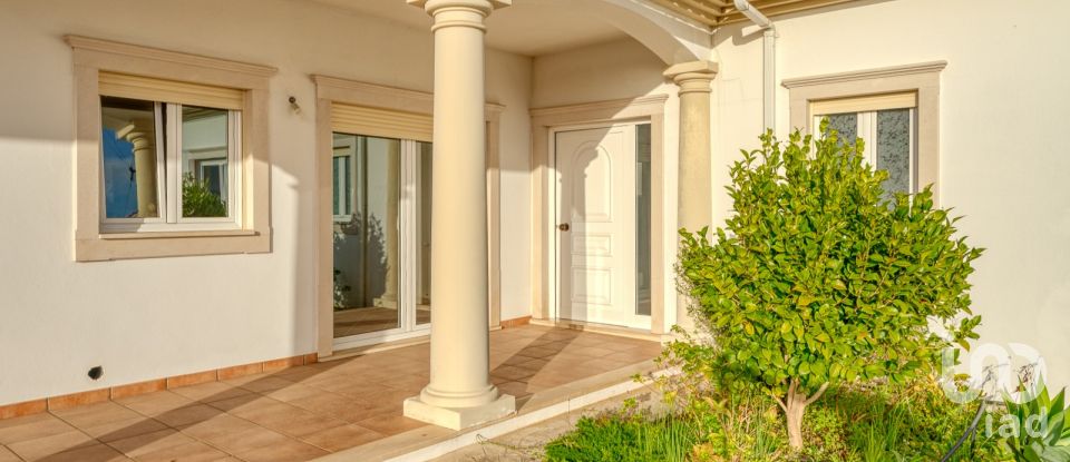 Moradia T5 em Regueira de Pontes de 318 m²