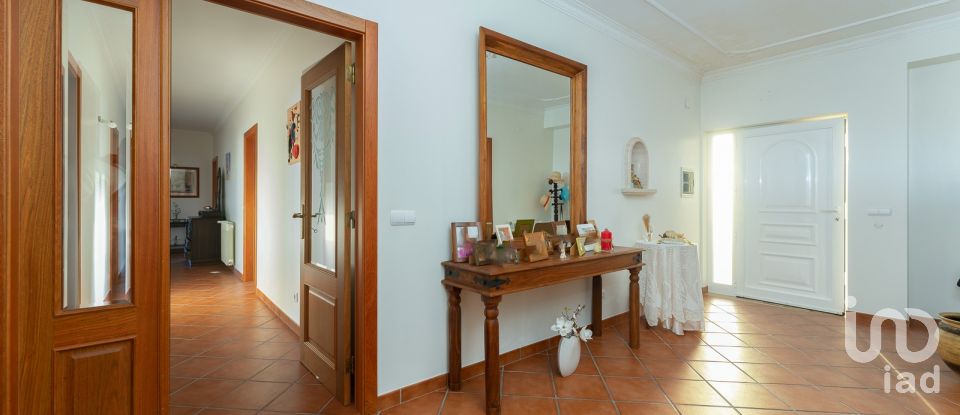 Moradia T5 em Regueira de Pontes de 318 m²