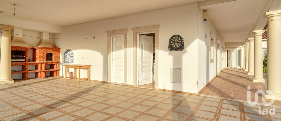 Moradia T5 em Regueira de Pontes de 318 m²