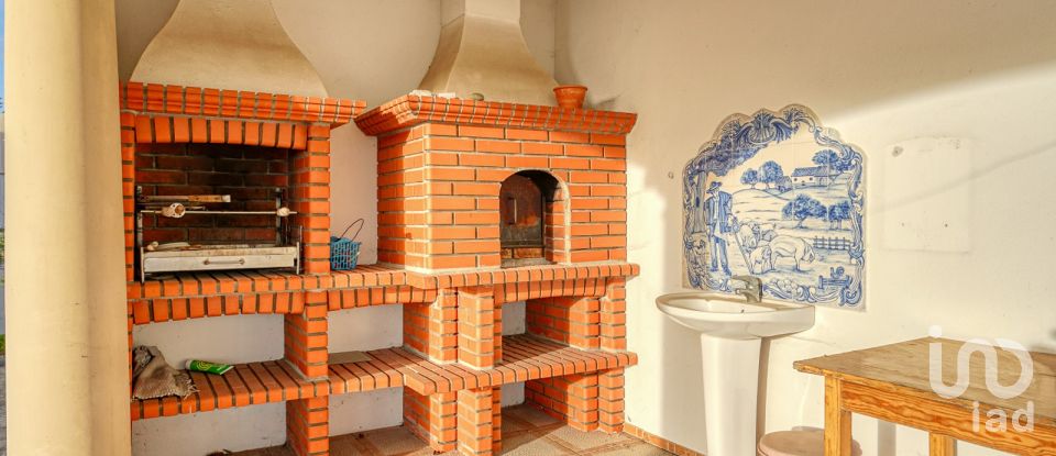 Moradia T5 em Regueira de Pontes de 318 m²