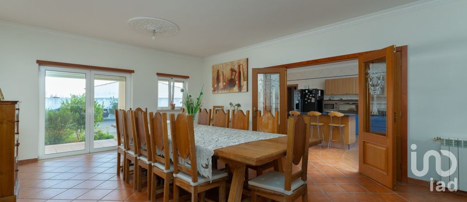 Moradia T5 em Regueira de Pontes de 318 m²