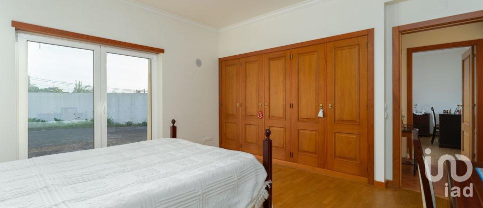 Moradia T5 em Regueira de Pontes de 318 m²