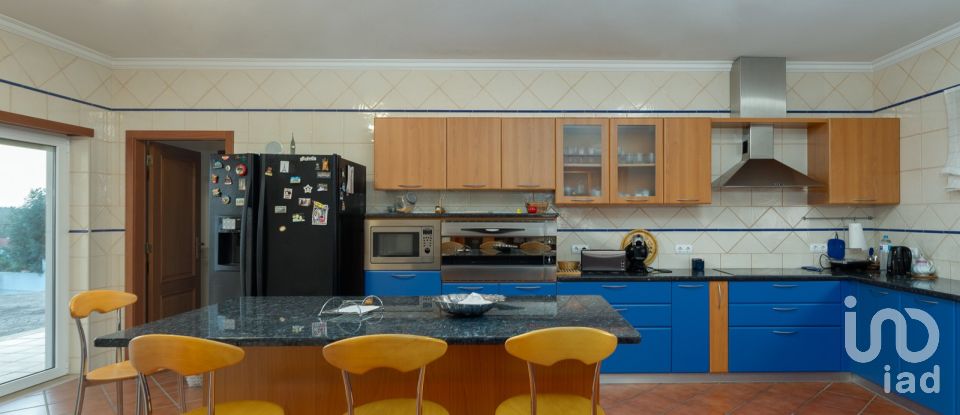 Moradia T5 em Regueira de Pontes de 318 m²