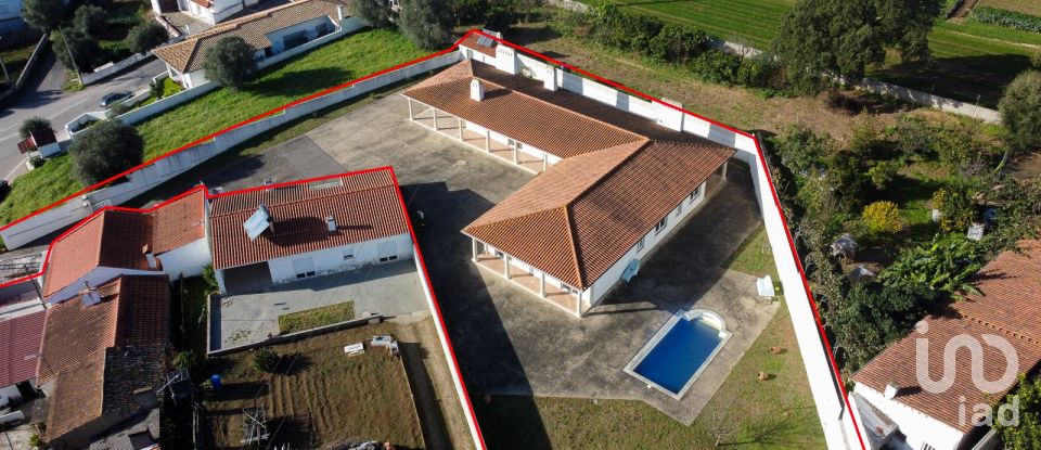 Moradia T5 em Regueira de Pontes de 318 m²