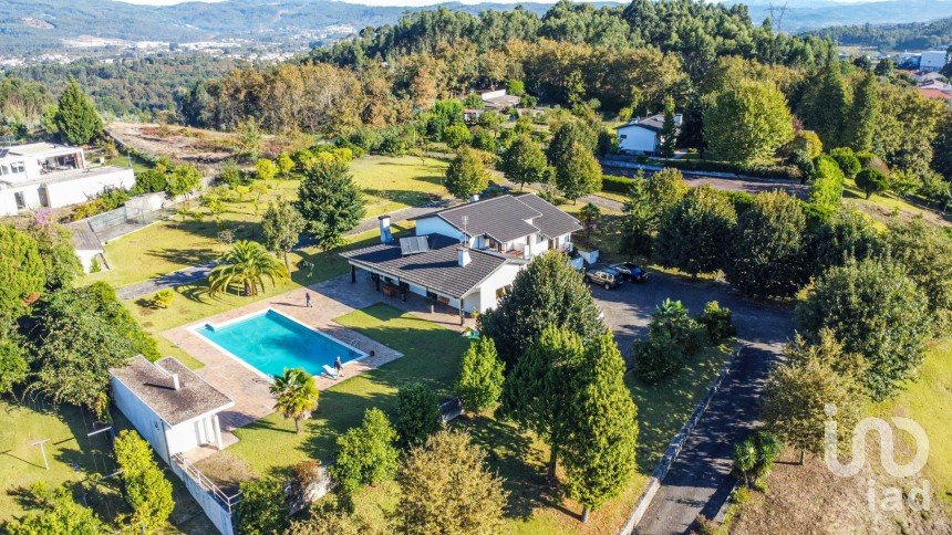 Gîte T4 à Ponte de 366 m²