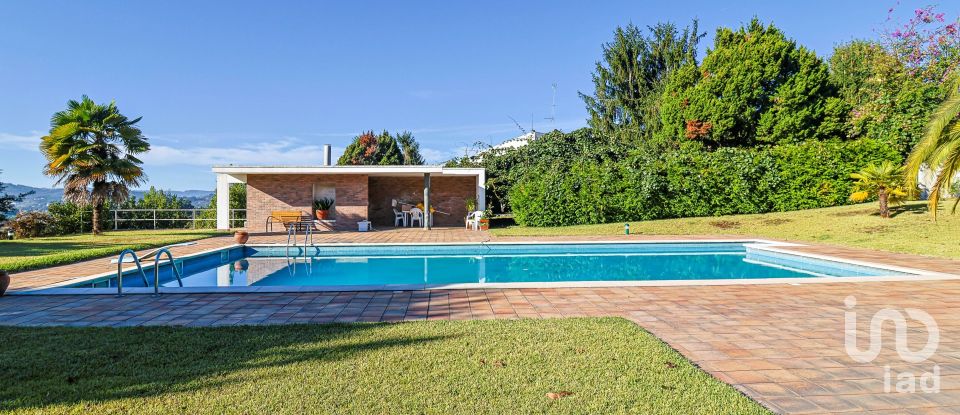 Gîte T4 à Ponte de 366 m²