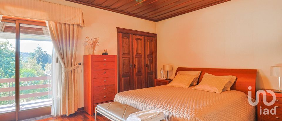 Gîte T4 à Ponte de 366 m²