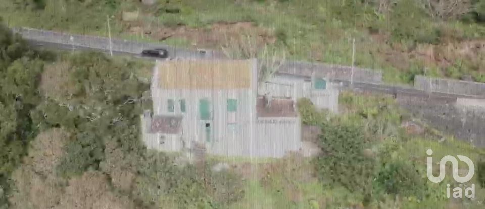 House T5 in Santo Amaro of 210 m²