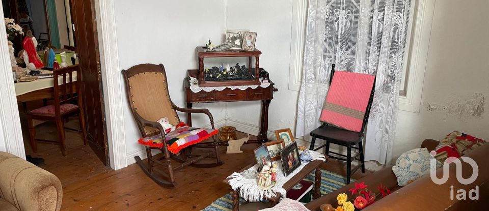 House T5 in Santo Amaro of 210 m²