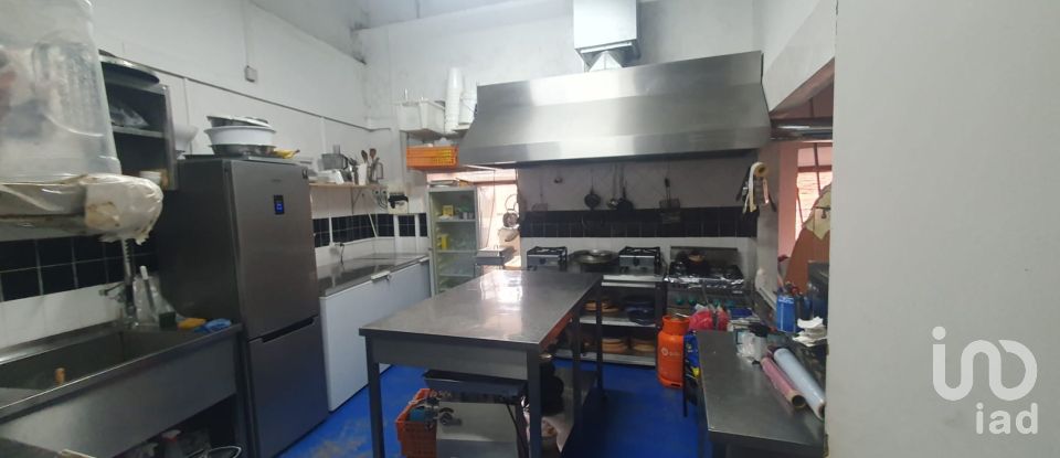 Boutique/Local commercial à Almada, Cova da Piedade, Pragal e Cacilhas de 150 m²