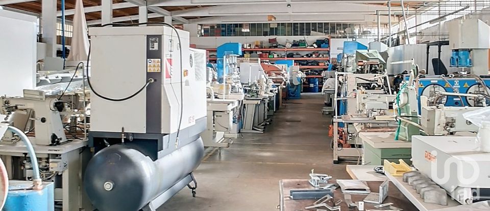 Boutique/Local commercial à São joão da madeira de 3 178 m²