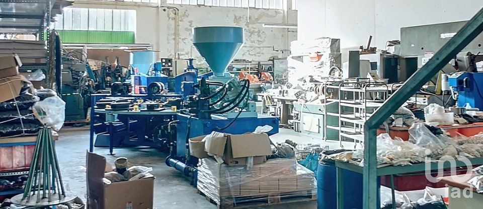 Boutique/Local commercial à São joão da madeira de 3 178 m²