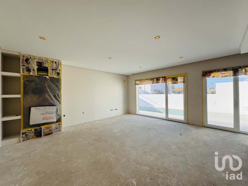 Maison T3 à Fernão Ferro de 111 m²