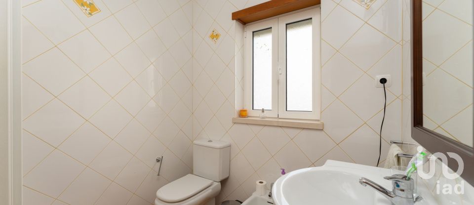 Moradia T5 em Regueira de Pontes de 318 m²