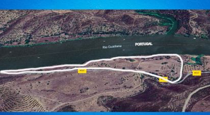 Terrain à Alcoutim e Pereiro de 105 800 m²