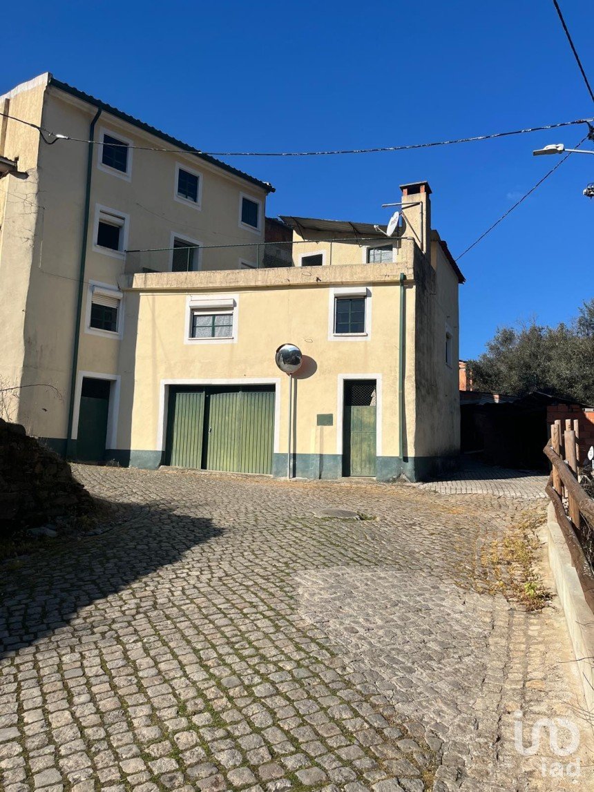 Maison T4 à Sobreira Formosa e Alvito da Beira de 121 m²