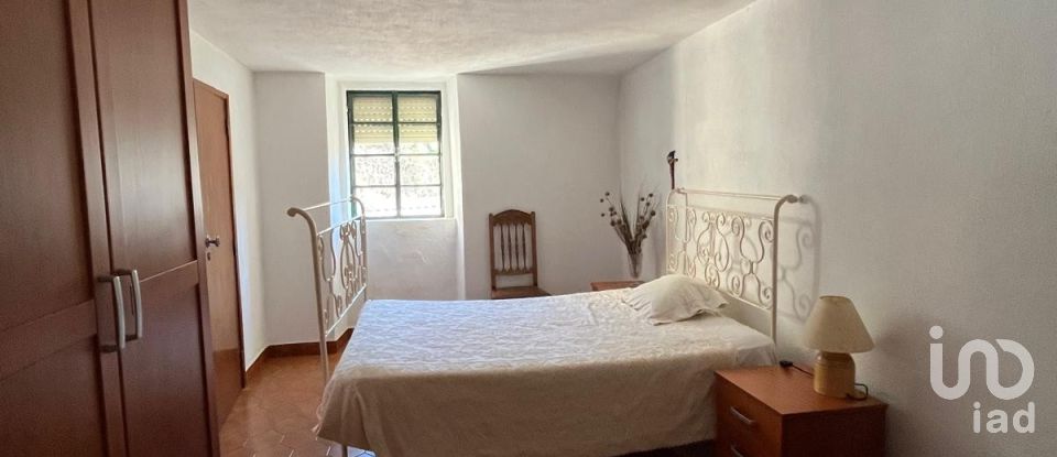 Maison T4 à Sobreira Formosa e Alvito da Beira de 121 m²