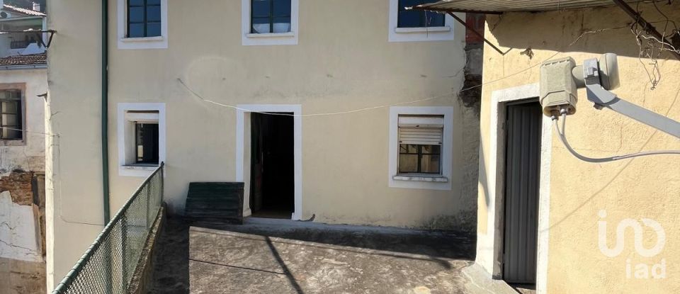 Maison T4 à Sobreira Formosa e Alvito da Beira de 121 m²