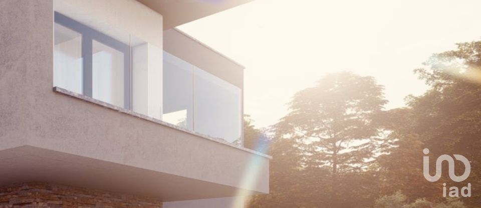 Moradia T3 em Charneca De Caparica E Sobreda de 170 m²