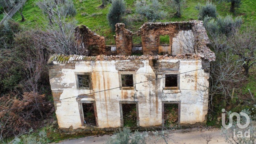 Moradia T0 em Alvares de 220 m²