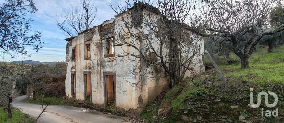 Moradia T0 em Alvares de 220 m²