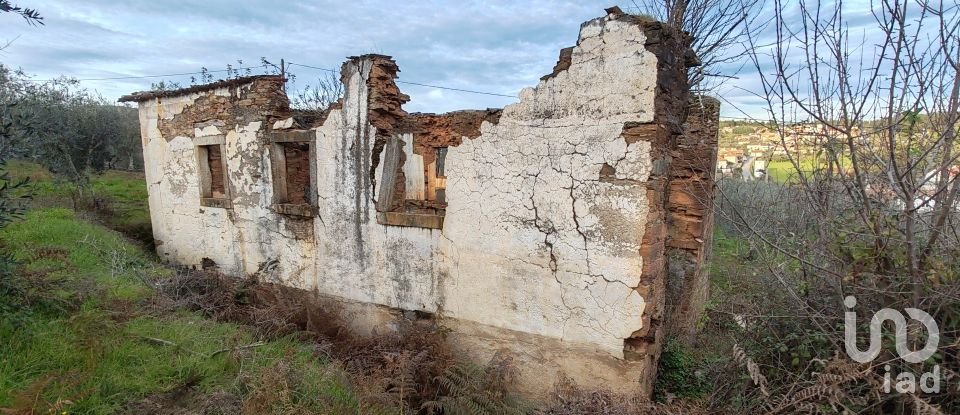 Moradia T0 em Alvares de 220 m²