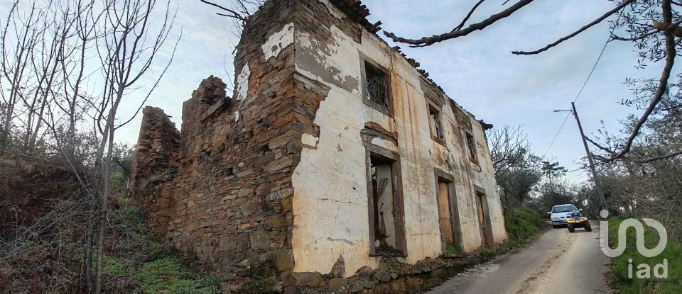 Moradia T0 em Alvares de 220 m²