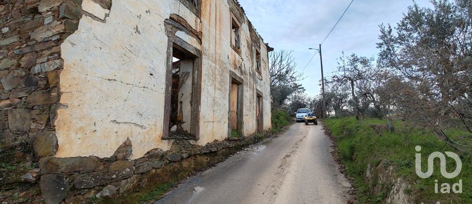 Moradia T0 em Alvares de 220 m²