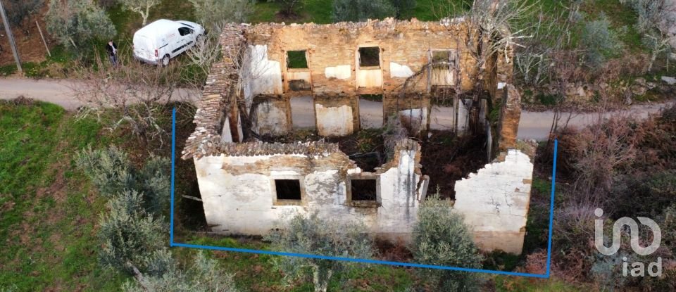 Moradia T0 em Alvares de 220 m²