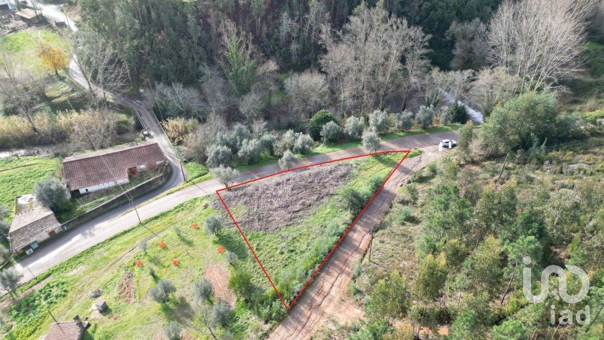 Terrain à bâtir à Miranda do Corvo de 1 350 m²