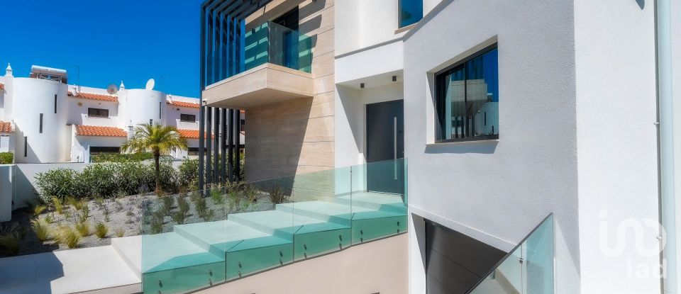 Habitação T4 em Quarteira de 350 m²