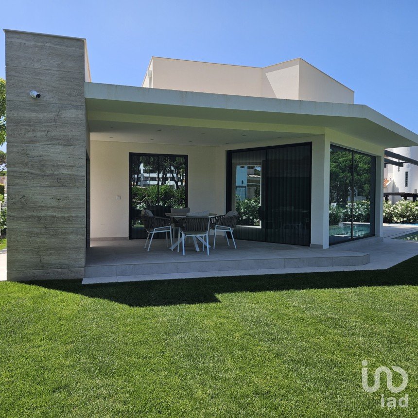 Habitação T4 em Quarteira de 350 m²