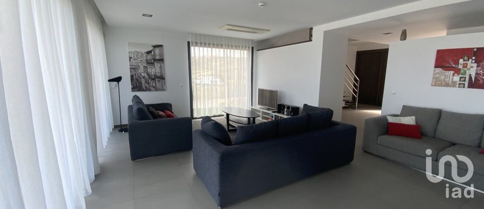 House T4 in Ribamar of 255 m²