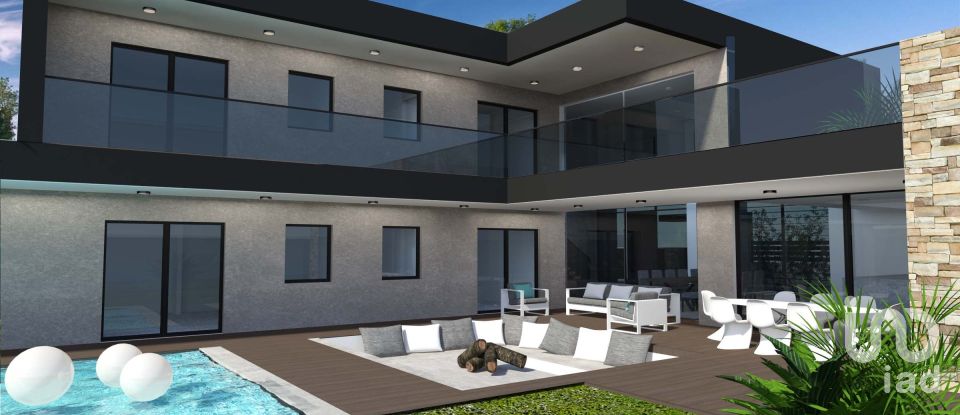 Terrain à Charneca De Caparica E Sobreda de 1 583 m²