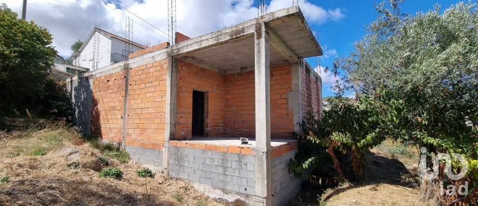 Terreno urbano em Vale de Azares de 4 400 m²