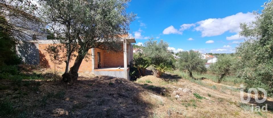 Terreno urbano em Vale de Azares de 4 400 m²