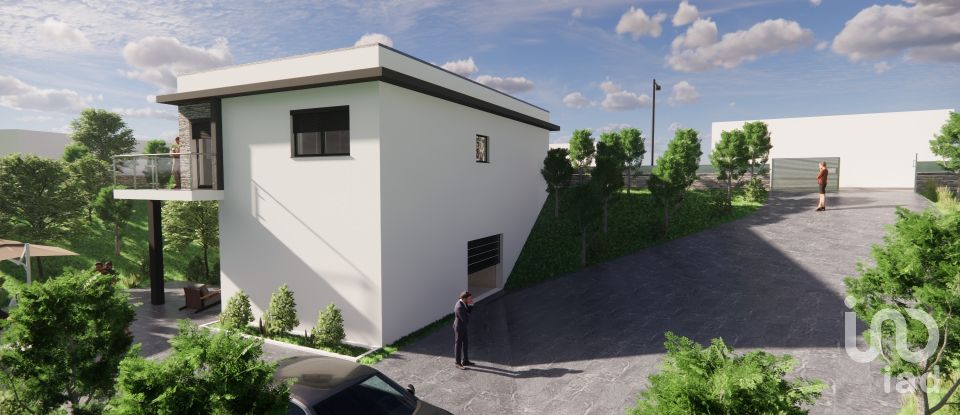 Terreno urbano em Vale de Azares de 4 400 m²