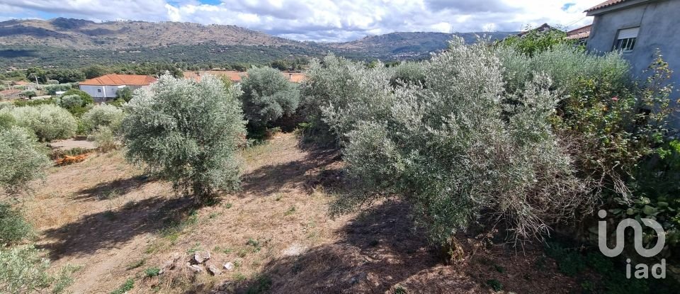 Terreno urbano em Vale de Azares de 4 400 m²