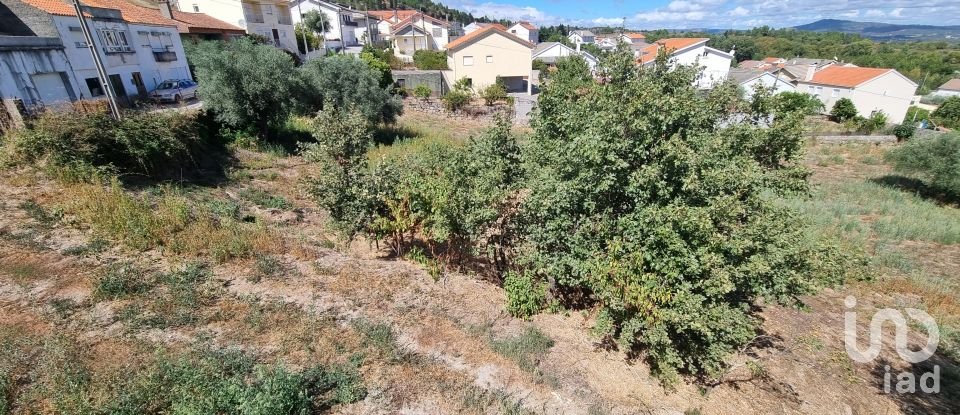 Terreno urbano em Vale de Azares de 4 400 m²
