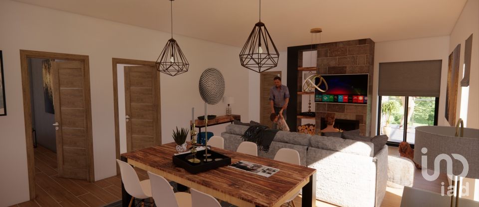 Terreno urbano em Vale de Azares de 4 400 m²