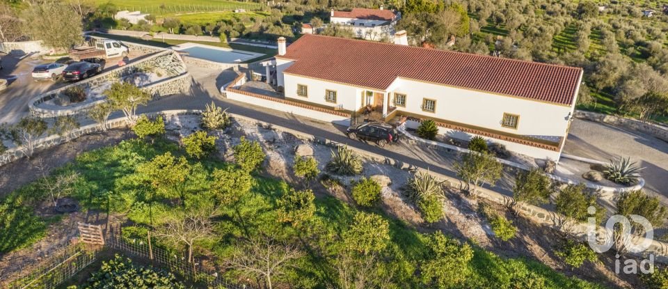 Domaine T5 in Redondo of 757 m²