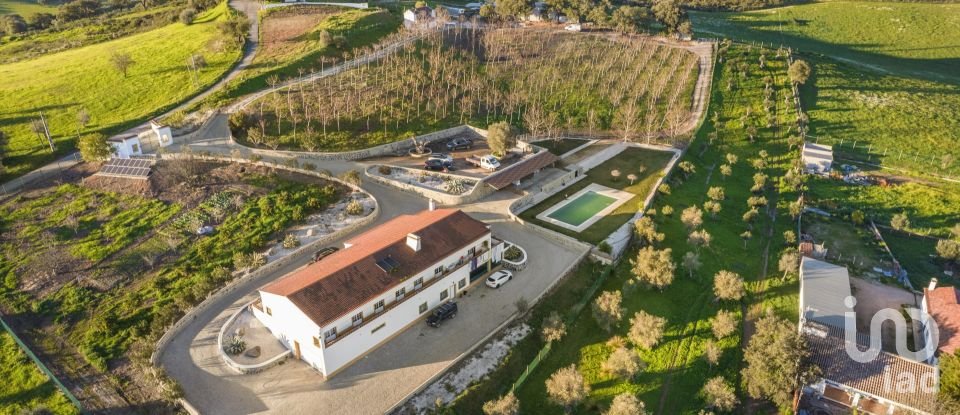 Domaine T5 in Redondo of 757 m²