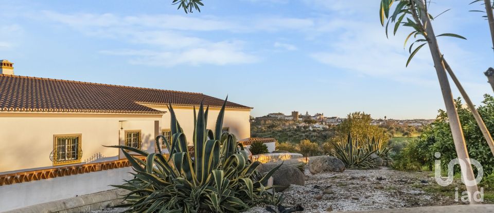 Domaine T5 in Redondo of 757 m²