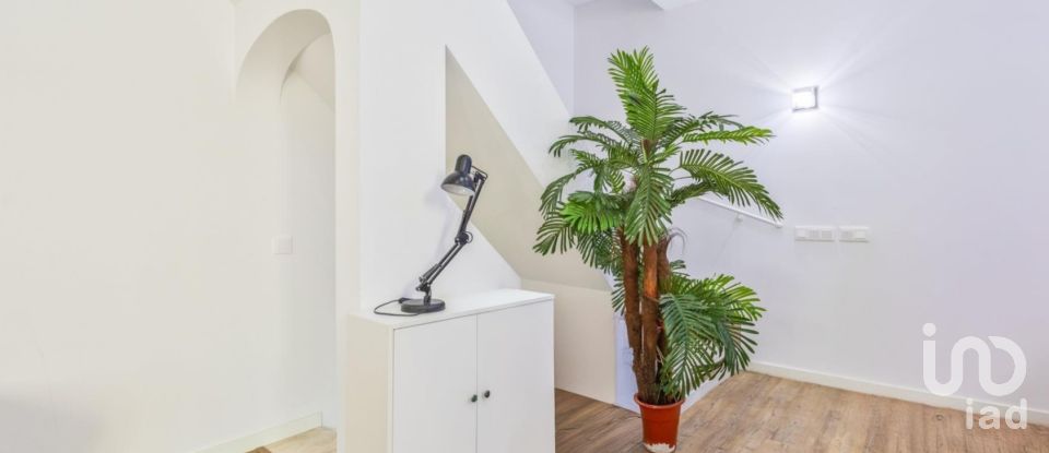 House T3 in Areeiro of 203 m²