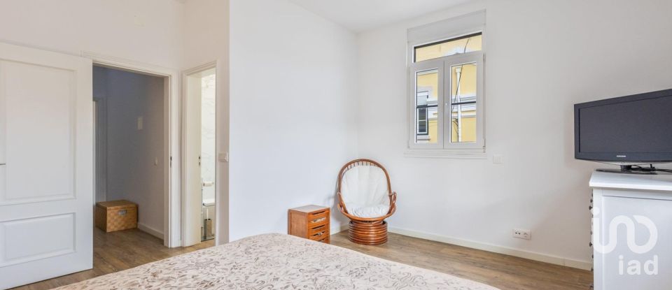 House T3 in Areeiro of 203 m²