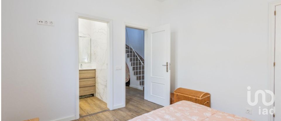 House T3 in Areeiro of 203 m²