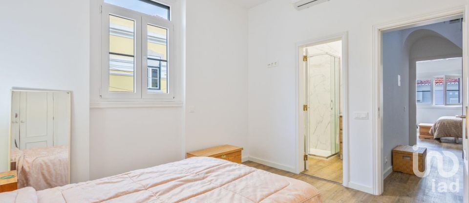 House T3 in Areeiro of 203 m²