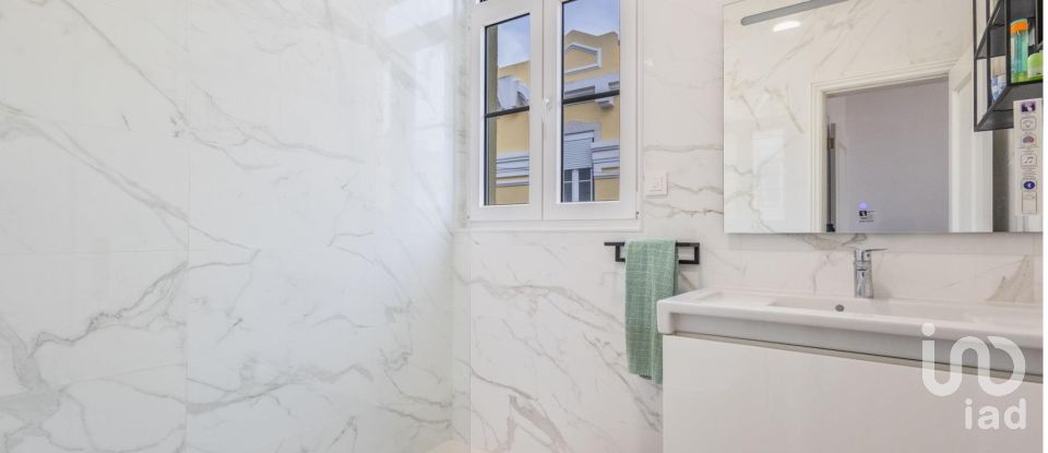 House T3 in Areeiro of 203 m²