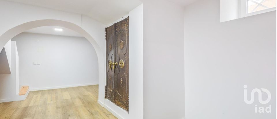 House T3 in Areeiro of 203 m²